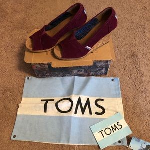 Burgundy TOMS wedges